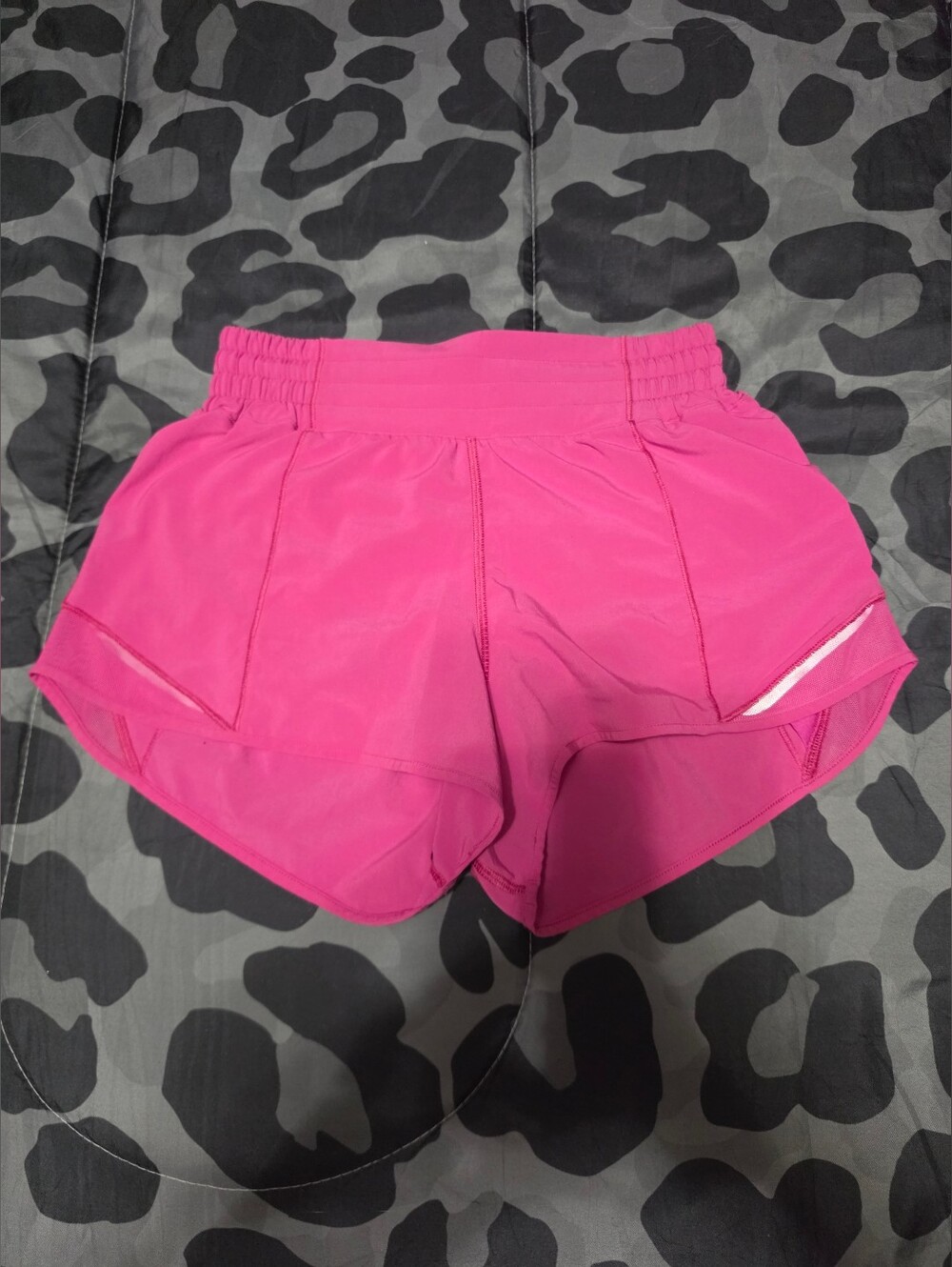 Lululemon Hotty Hot High Rise Lined Shorts 2.5"